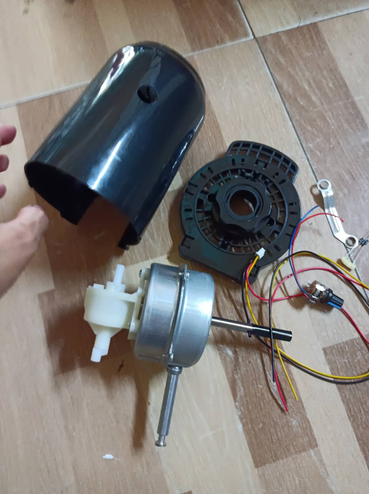 Moto quạt 30w  12v đến 24v không chổi than cho quạt 12 đến 16 icnh