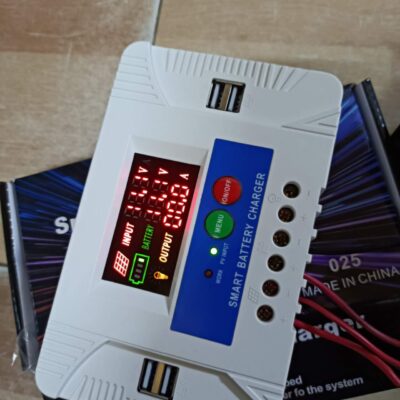 Điều khiển sạc pin năng lượng mặt trời 12/24V