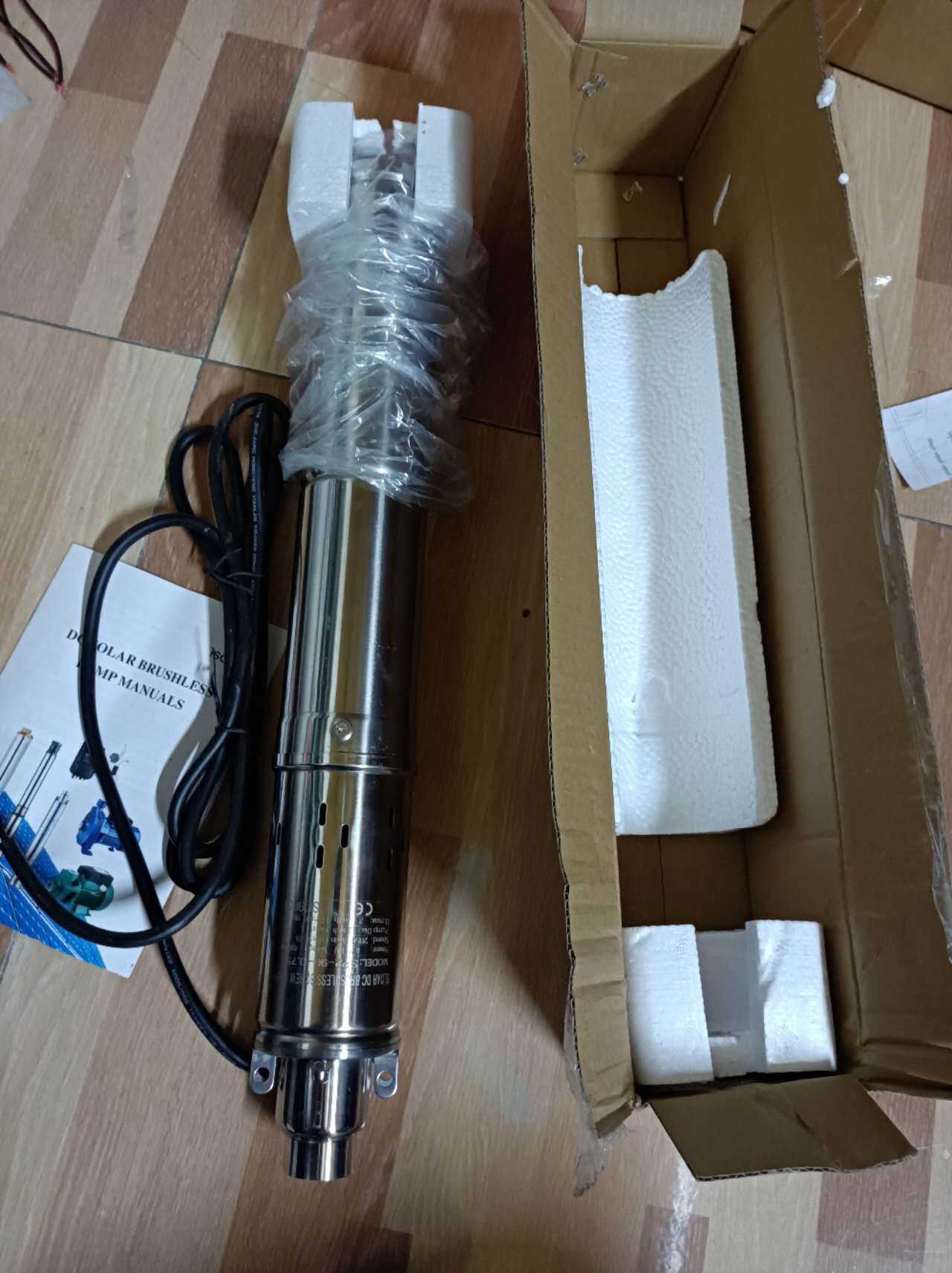 Bơm solar, bơm hỏa tiễn năng lượng mặt trời 350w 750w hút sâu 55m đến 90m